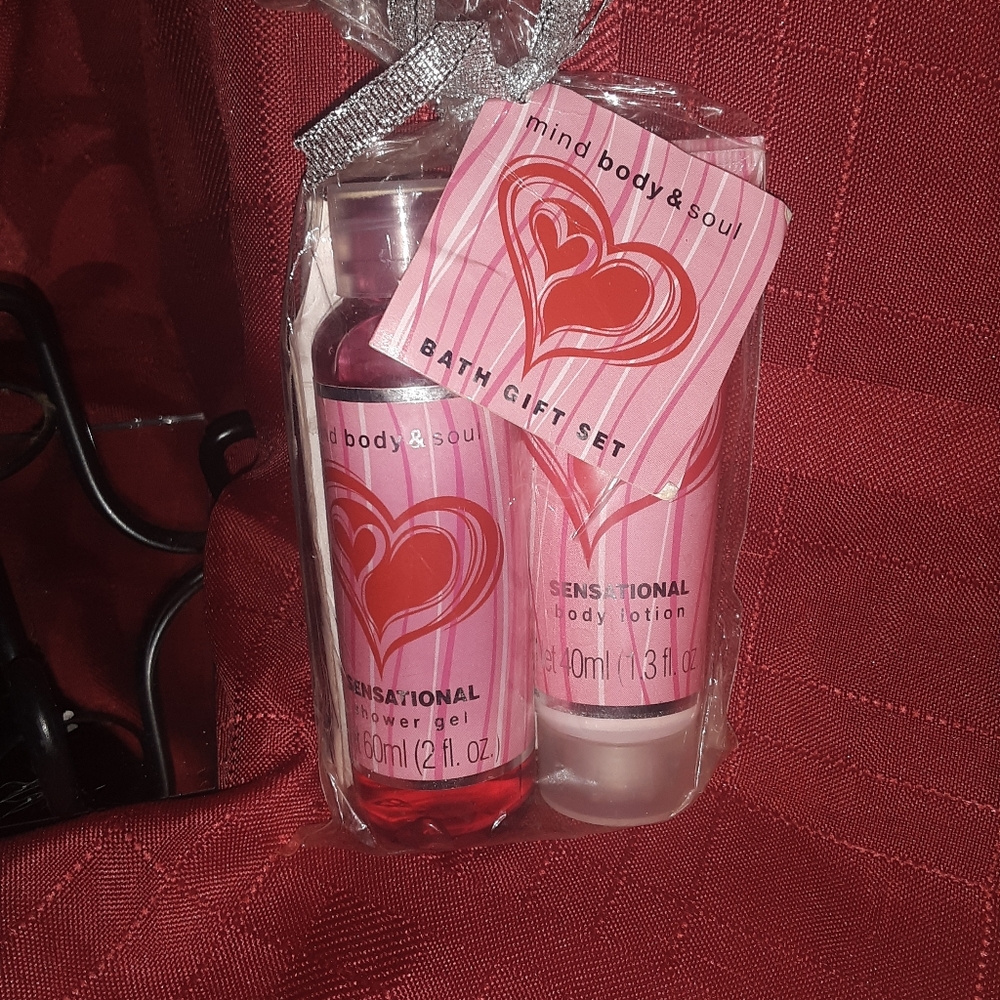 💥NWT Bath gift set